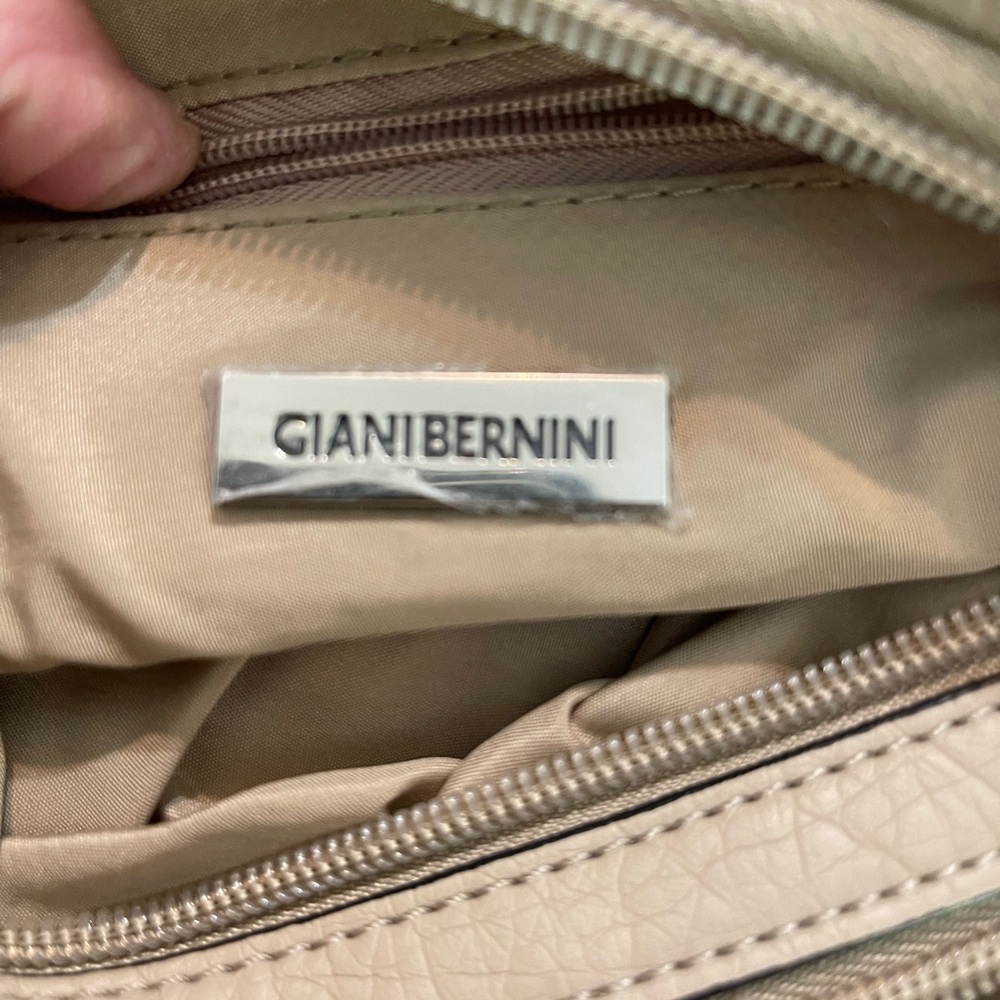 Giani Bernini purse/crossover Bag . 13” X. 9”. Lot of pockets Great shape! - Picture 8 of 8